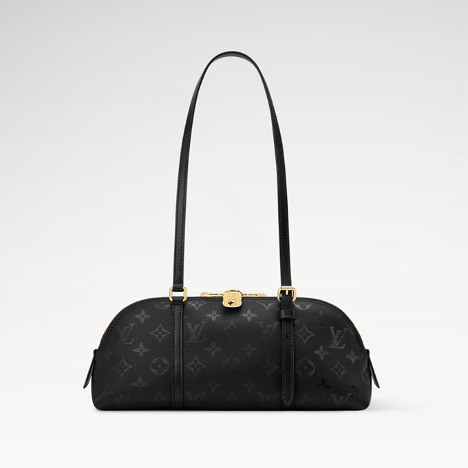 louis vuitton squire east-west shoulder handbag #m3a167